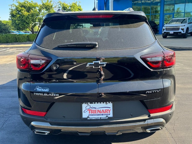 Chevrolet TrailBlazer Vehicle Image 04