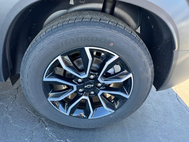 Chevrolet TrailBlazer Vehicle Image 06