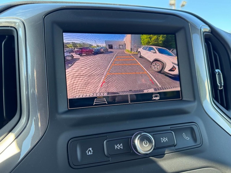 Chevrolet Silverado 2500HD Vehicle Image 16