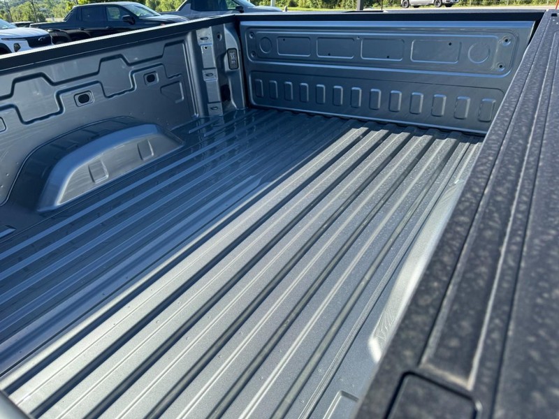 Chevrolet Silverado 2500HD Vehicle Image 06