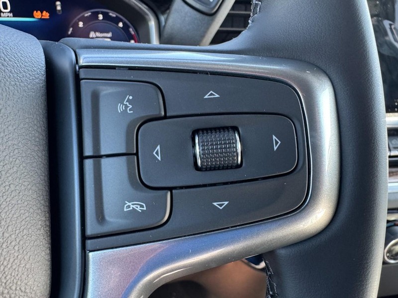Chevrolet Silverado 2500HD Vehicle Image 11