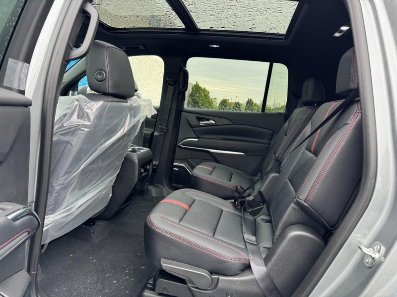 Chevrolet Traverse Vehicle Image 07