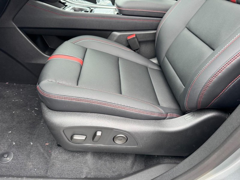 Chevrolet Traverse Vehicle Image 10
