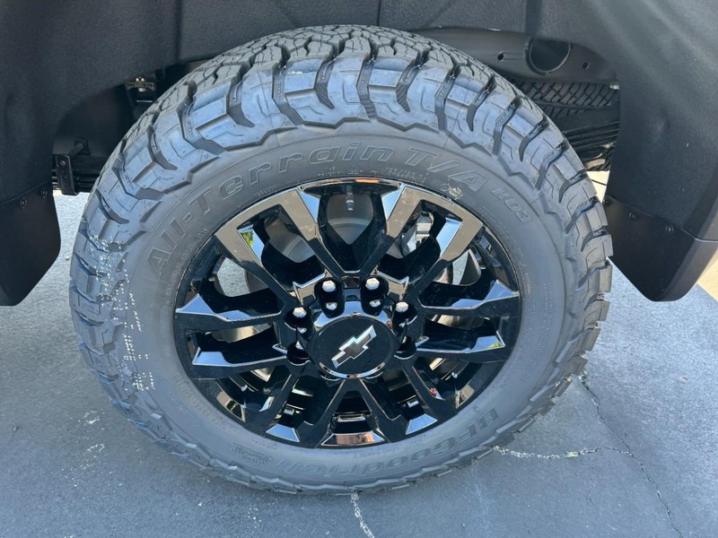 Chevrolet Silverado 2500HD Vehicle Image 06