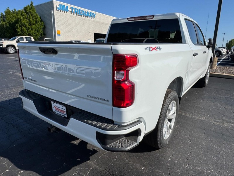 Chevrolet Silverado 1500 Vehicle Image 03