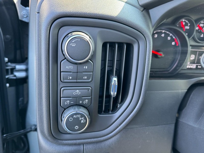 Chevrolet Silverado 1500 Vehicle Image 11