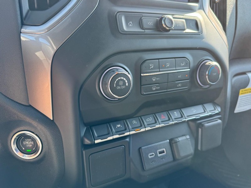 Chevrolet Silverado 1500 Vehicle Image 15