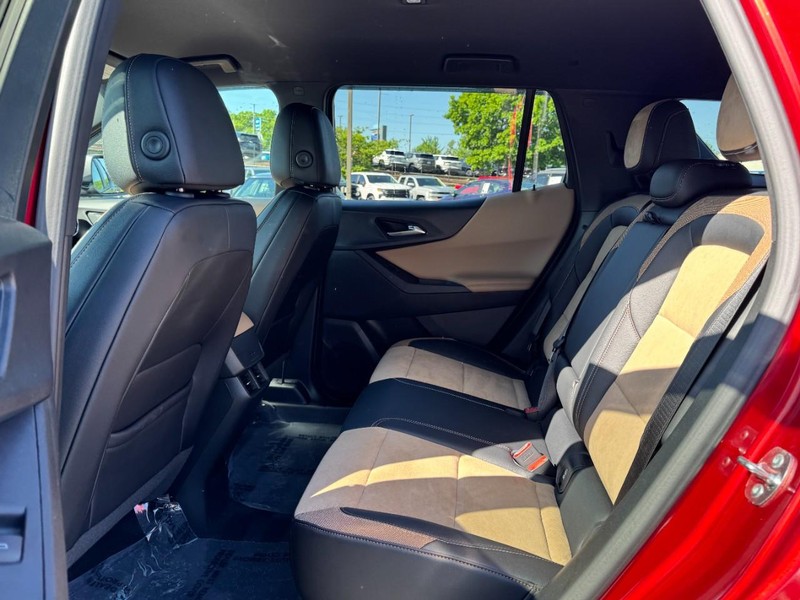 Chevrolet Equinox Vehicle Image 10