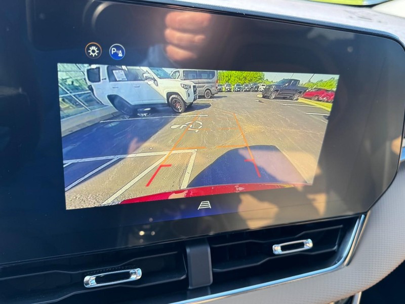 Chevrolet Equinox Vehicle Image 21