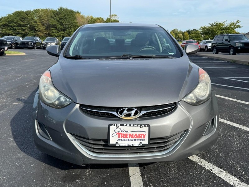 Hyundai Elantra Vehicle Image 08