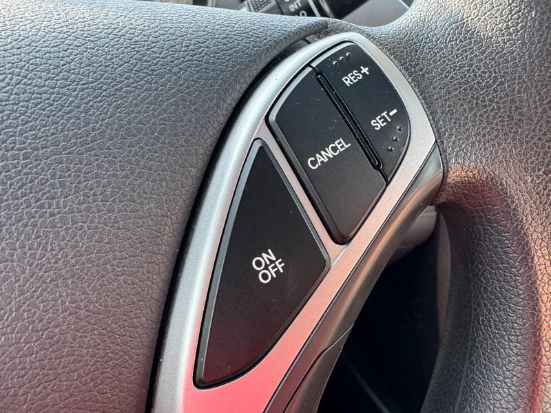 Hyundai Elantra Vehicle Image 15