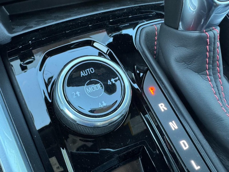 Chevrolet Colorado Vehicle Image 15