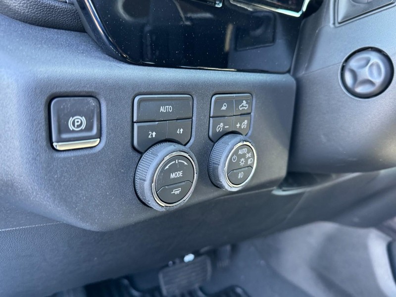 Chevrolet Silverado 1500 Vehicle Image 12