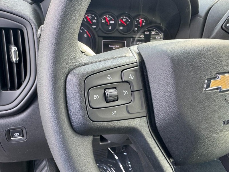 Chevrolet Silverado 1500 Vehicle Image 12