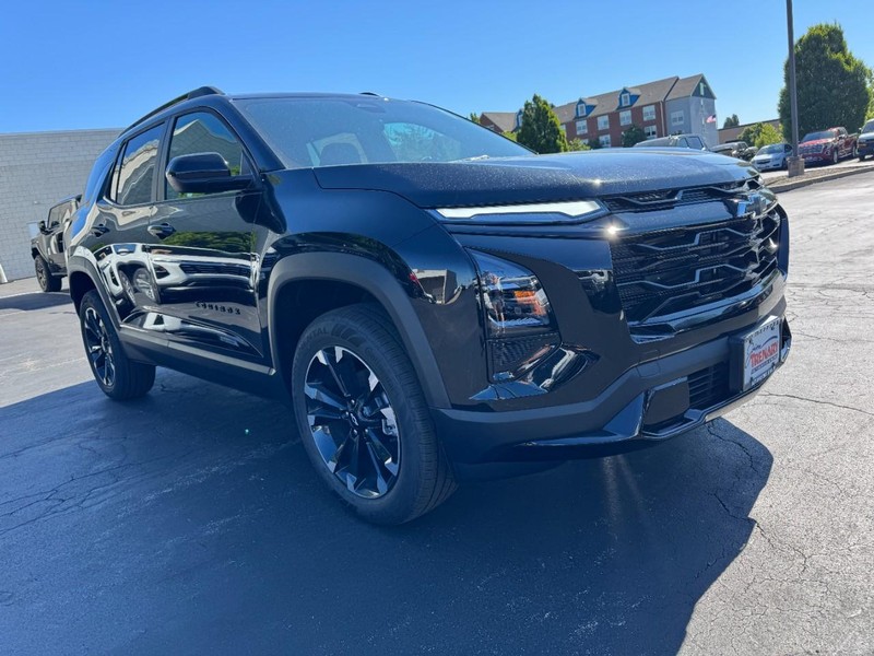 Chevrolet Equinox Vehicle Image 02