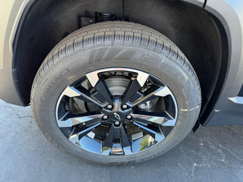 Chevrolet Equinox Vehicle Image 06