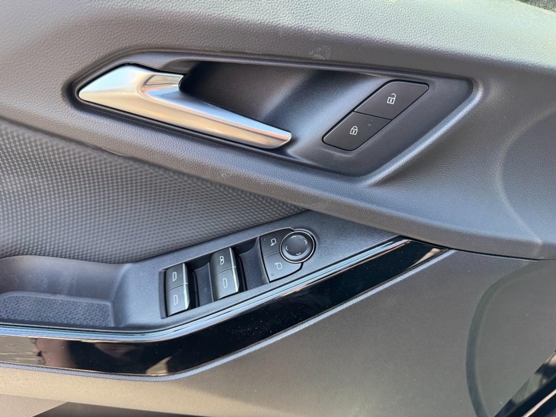 Chevrolet Equinox Vehicle Image 10