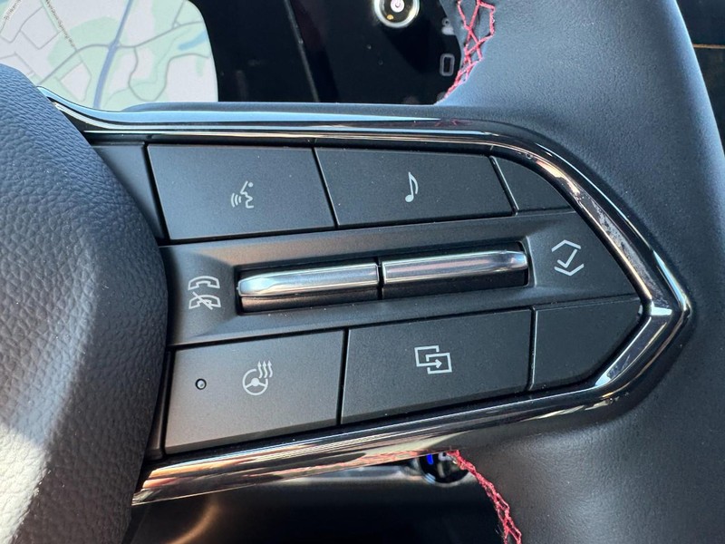 Chevrolet Equinox Vehicle Image 12