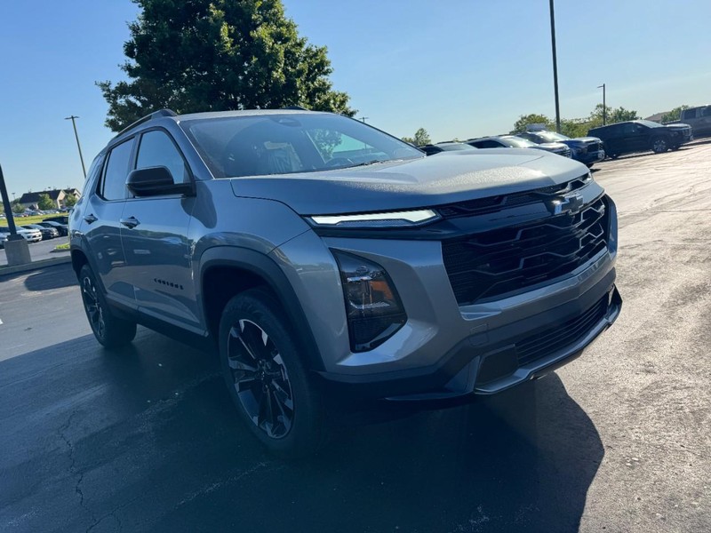 Chevrolet Equinox Vehicle Image 02