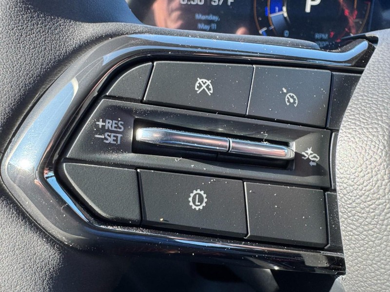 Chevrolet Equinox Vehicle Image 11