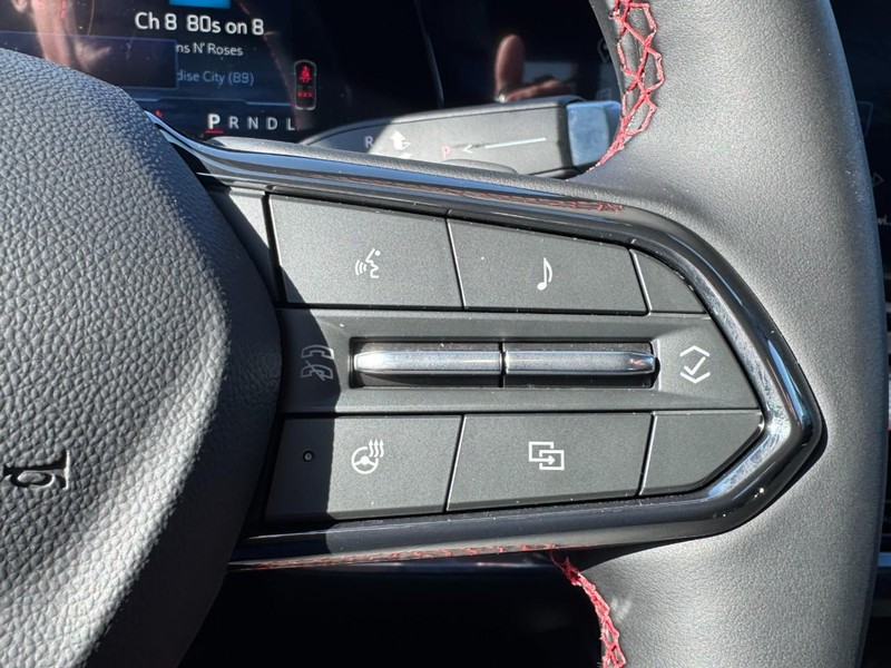 Chevrolet Equinox Vehicle Image 12