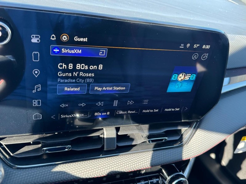 Chevrolet Equinox Vehicle Image 14