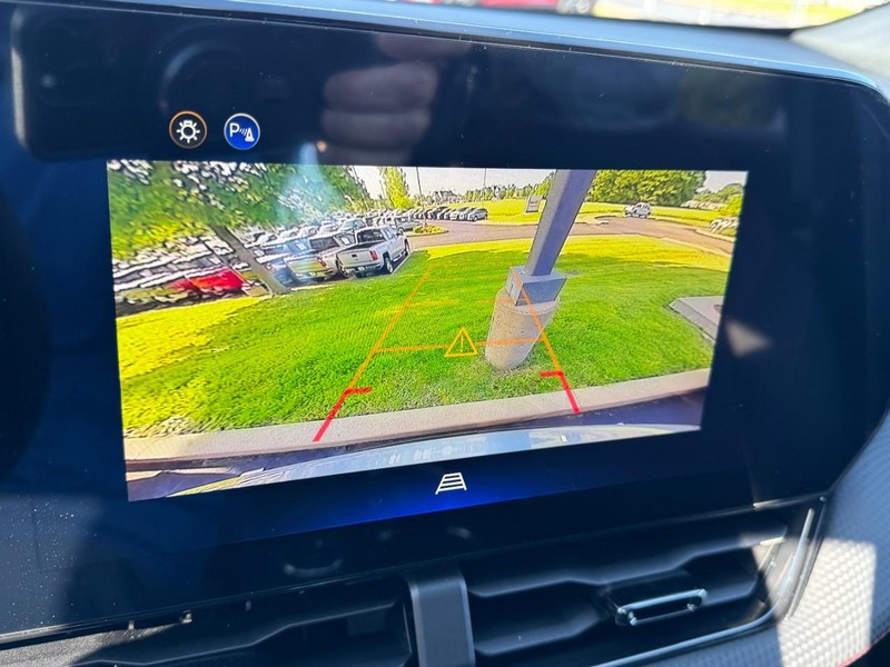 Chevrolet Equinox Vehicle Image 16