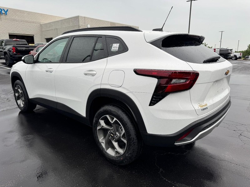 Chevrolet Trax Vehicle Image 05