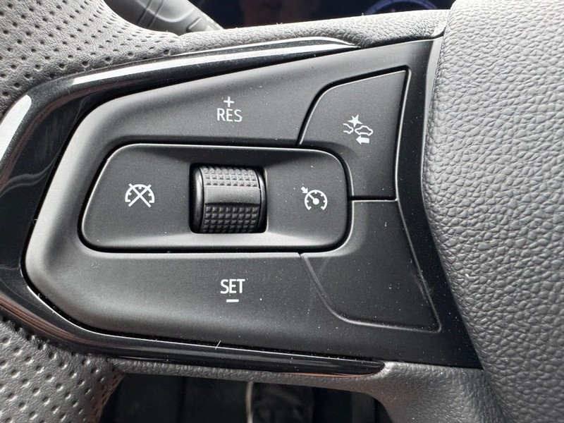 Chevrolet Trax Vehicle Image 11