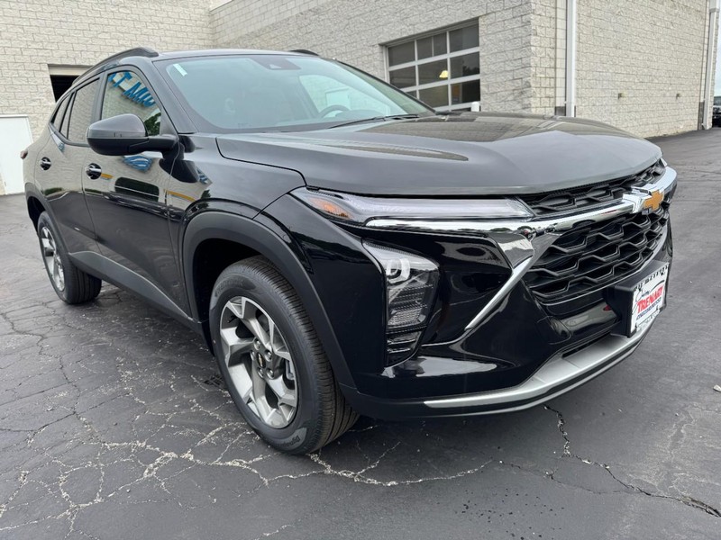 Chevrolet Trax Vehicle Image 02