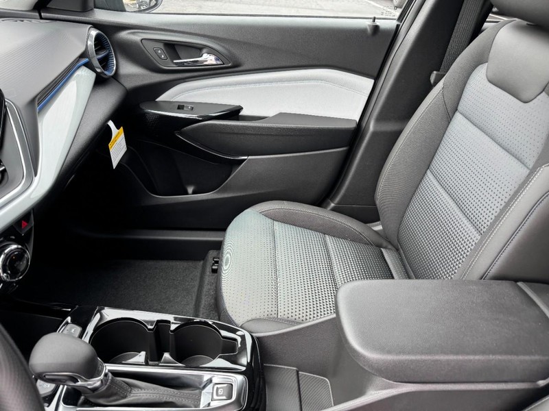 Chevrolet Trax Vehicle Image 08