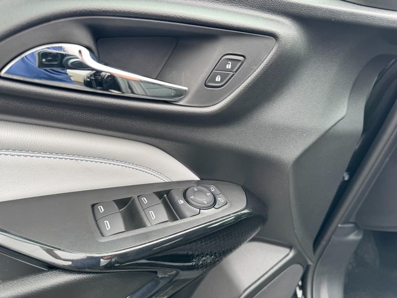 Chevrolet Trax Vehicle Image 10