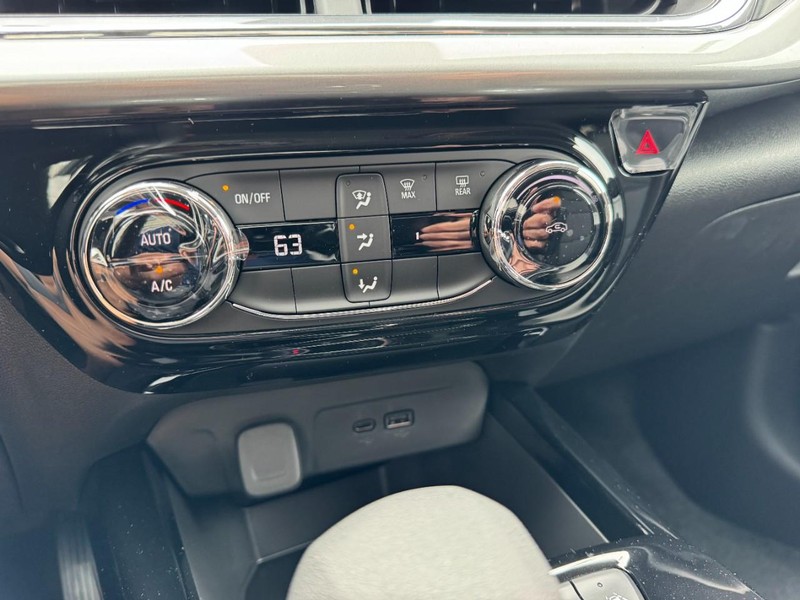 Chevrolet Trax Vehicle Image 13