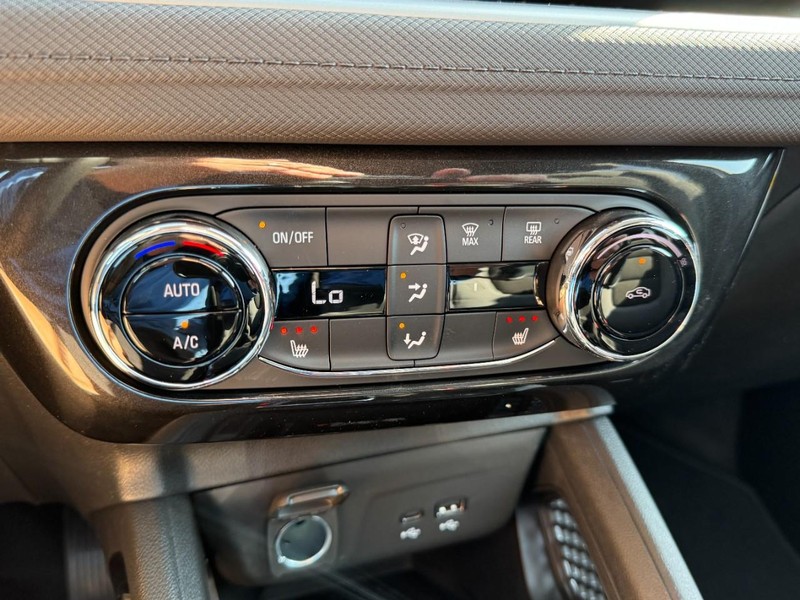 Chevrolet TrailBlazer Vehicle Image 13