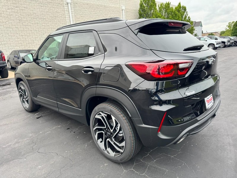 Chevrolet TrailBlazer Vehicle Image 05