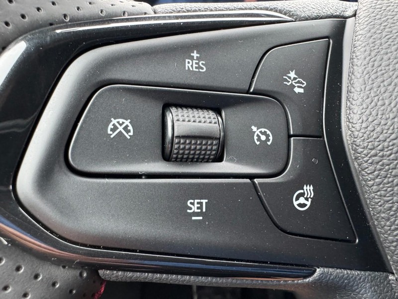 Chevrolet TrailBlazer Vehicle Image 11
