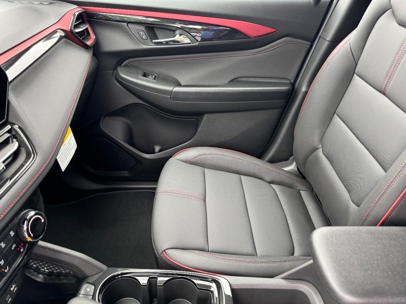 Chevrolet TrailBlazer Vehicle Image 08
