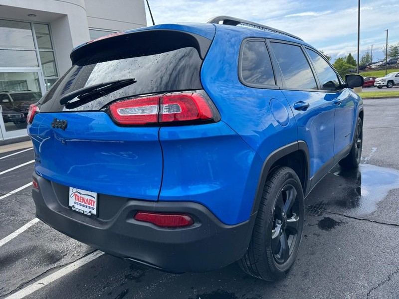 Jeep Cherokee Vehicle Image 03