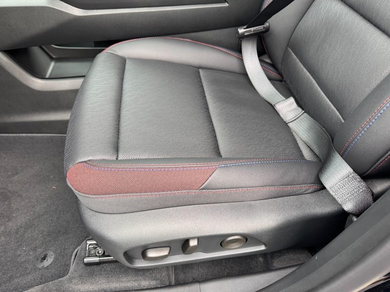 Chevrolet Equinox Vehicle Image 09