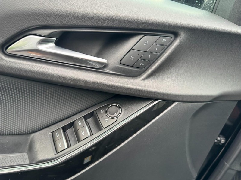 Chevrolet Equinox Vehicle Image 10