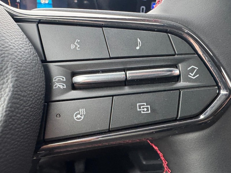 Chevrolet Equinox Vehicle Image 12