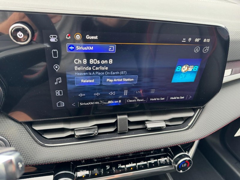 Chevrolet Equinox Vehicle Image 14