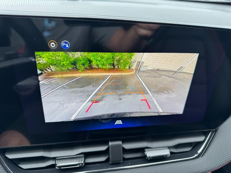 Chevrolet Equinox Vehicle Image 16
