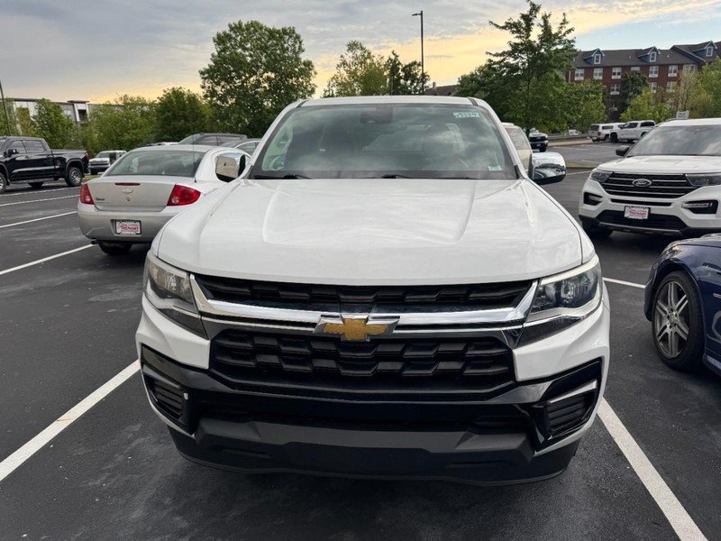 Chevrolet Colorado Vehicle Full-screen Gallery Image 02