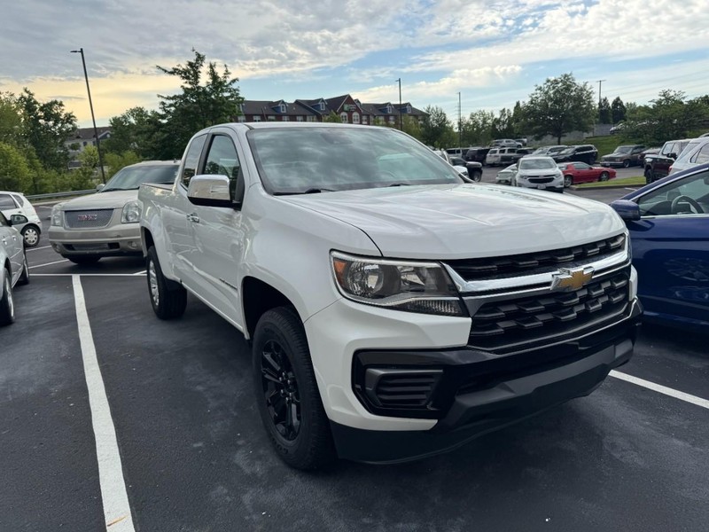 Chevrolet Colorado Vehicle Full-screen Gallery Image 03