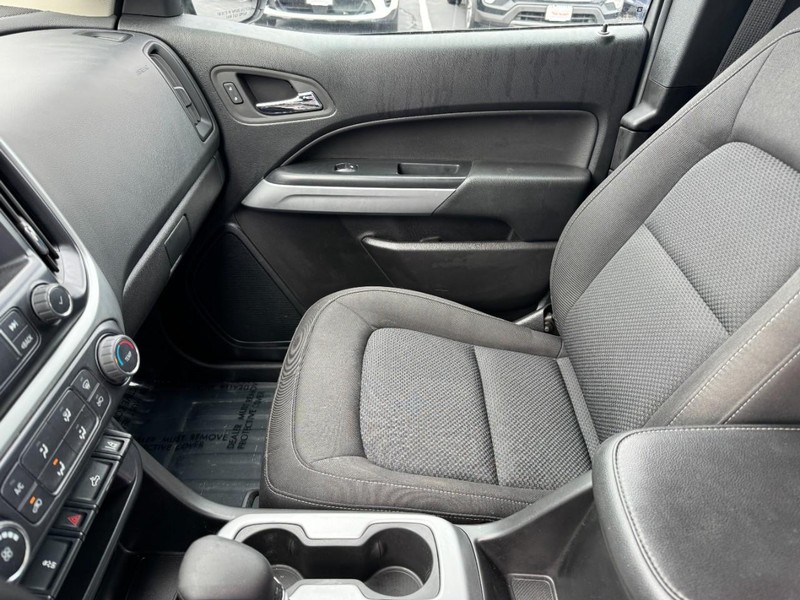 Chevrolet Colorado Vehicle Image 09