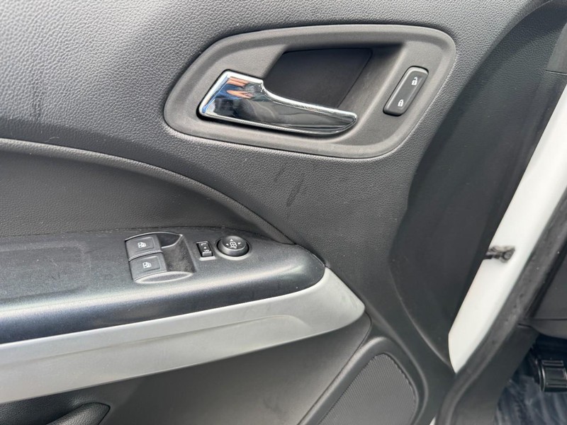 Chevrolet Colorado Vehicle Image 11