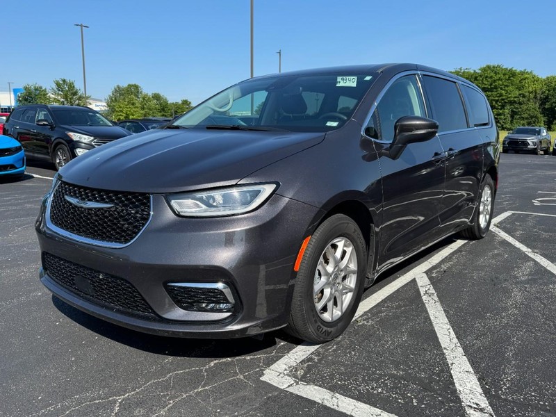 Chrysler Pacifica Vehicle Image 08