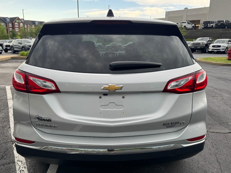 Chevrolet Equinox Vehicle Full-screen Gallery Image 04