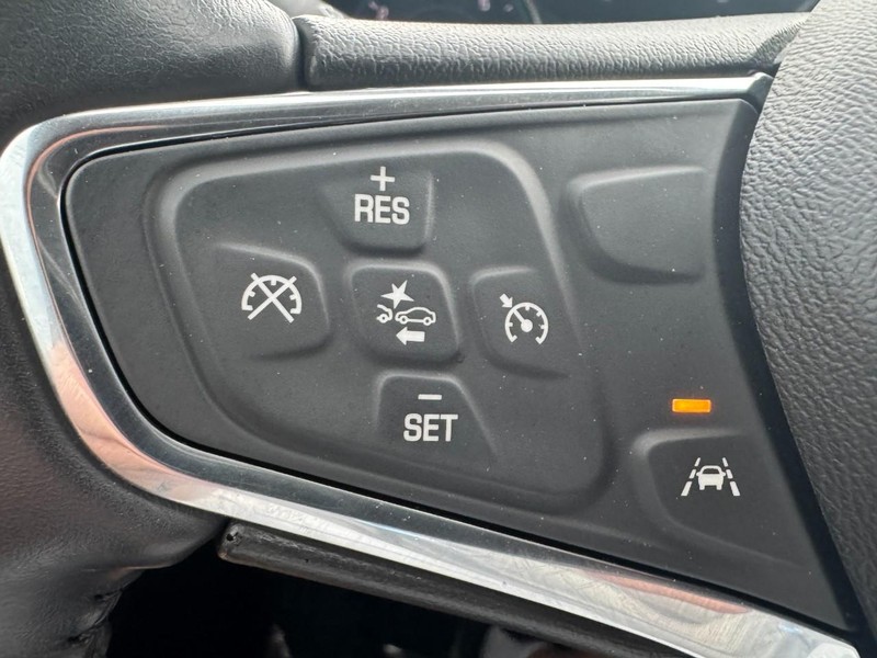 Chevrolet Equinox Vehicle Full-screen Gallery Image 16